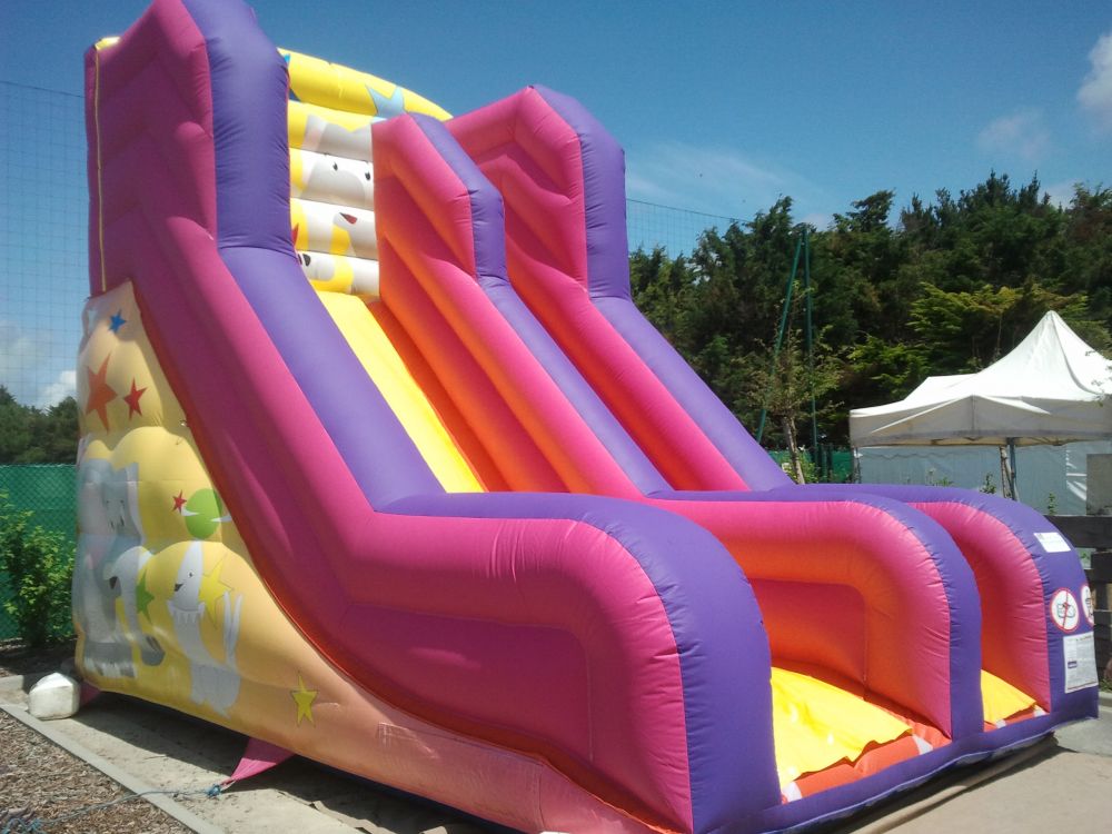 Location toboggan gonflable enfants bretagne, pays de la loire